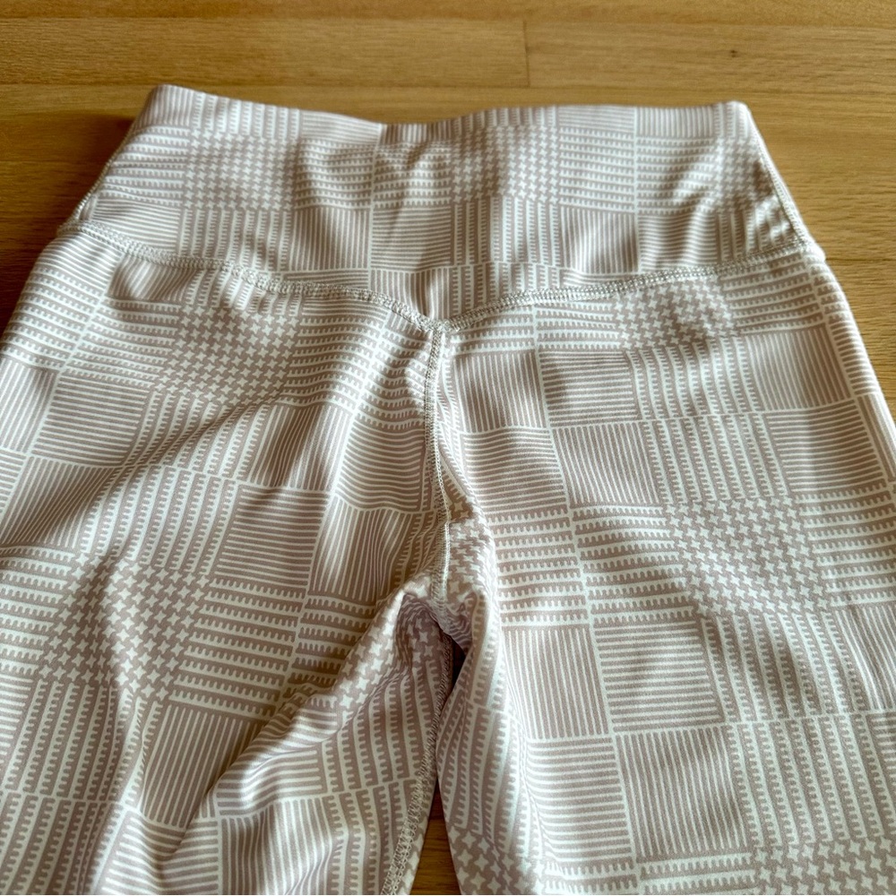 Nike - One Luxe Mid-Rise 7/8 Printed Campus Tight - Picture 4 of 15
